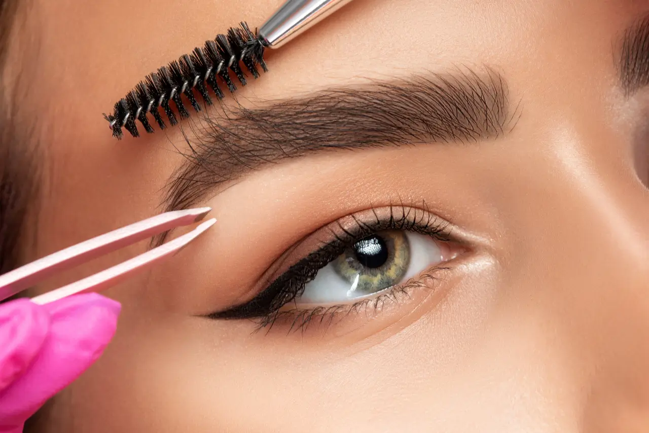 Stilizare-Sprancene-Cluj-Apahida-Pensat-si-vopsit-la-Draia-Diana-Beauty-Studio-Cluj